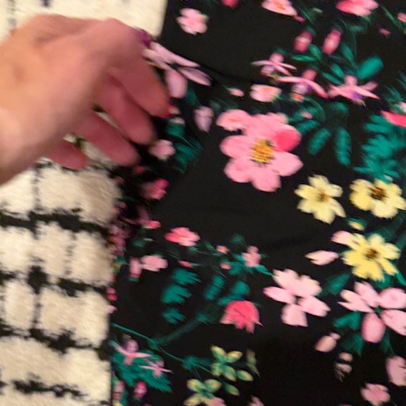 Floral Riley & Rae Joggers size Large - Picture 4 of 8